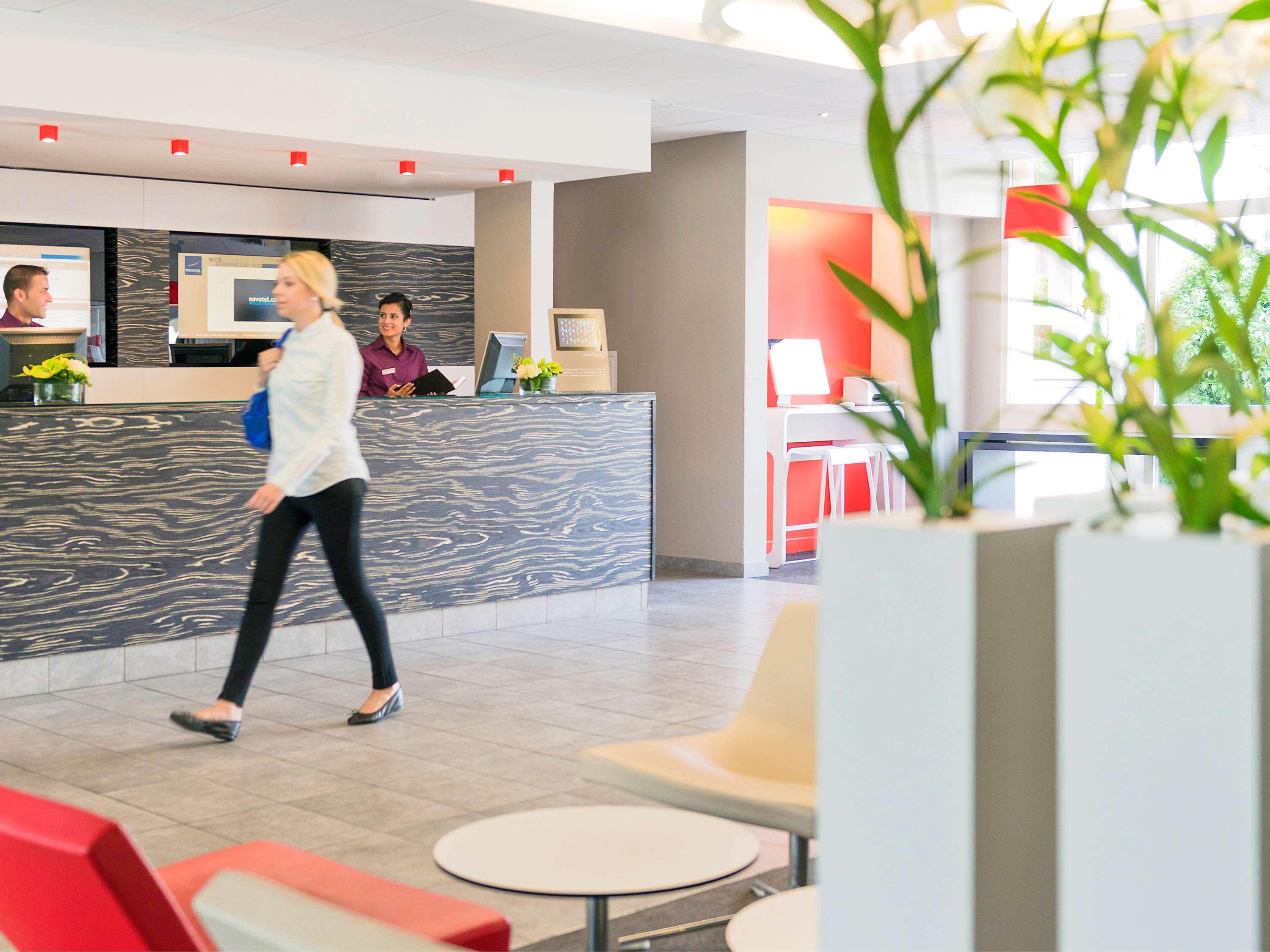 Novotel Nice Aeroport Cap 3000 Сен-Лоран-дю-Вар Экстерьер фото