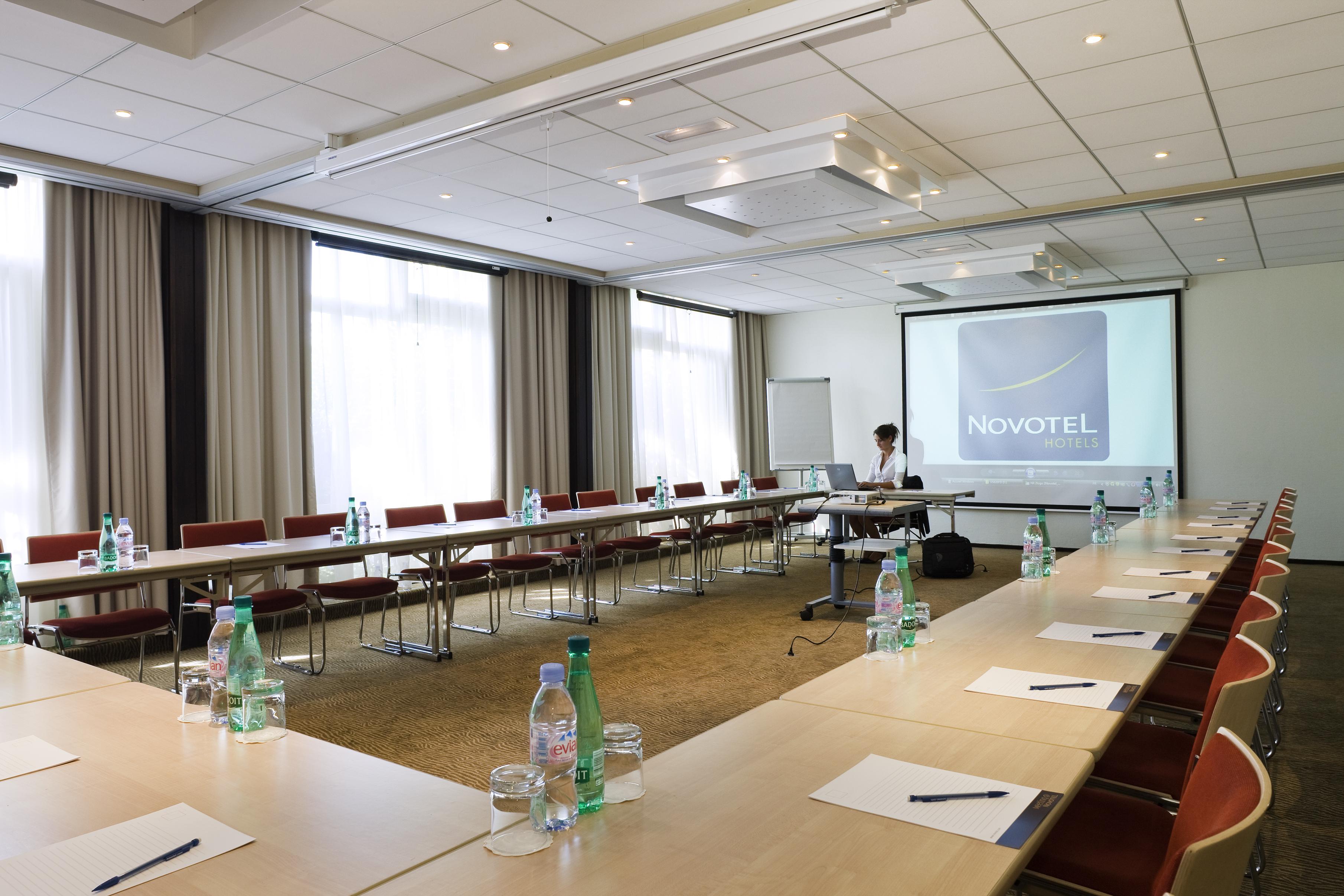 Novotel Nice Aeroport Cap 3000 Сен-Лоран-дю-Вар Экстерьер фото