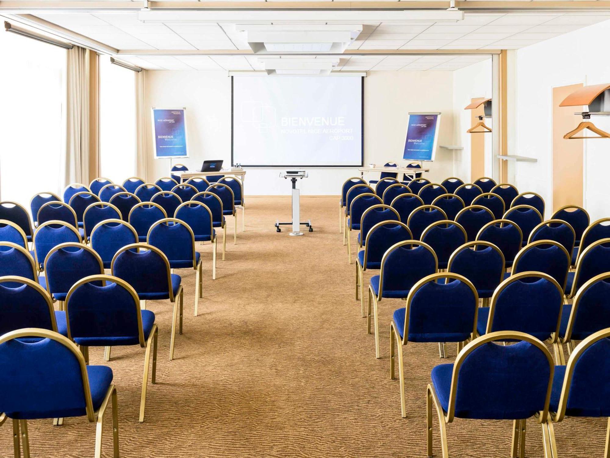 Novotel Nice Aeroport Cap 3000 Сен-Лоран-дю-Вар Экстерьер фото